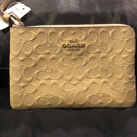 Coach Handbags - Coach Wristlet